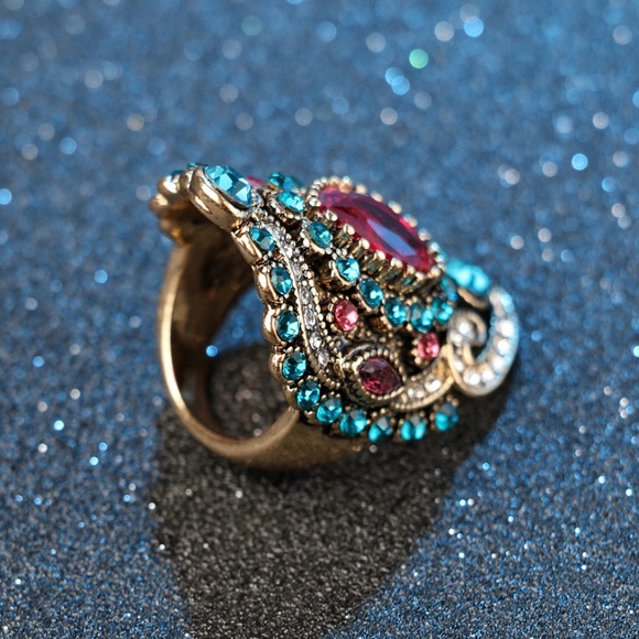 NWT Bohemian Rhinestone Statement Ring - Picture 2 of 6